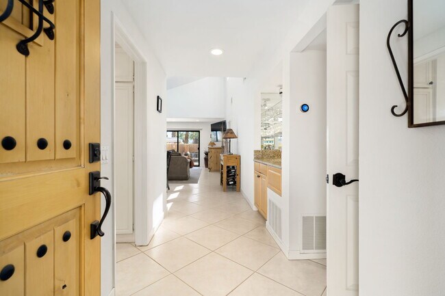 Foto del edificio - 73366 Rosewood Ct