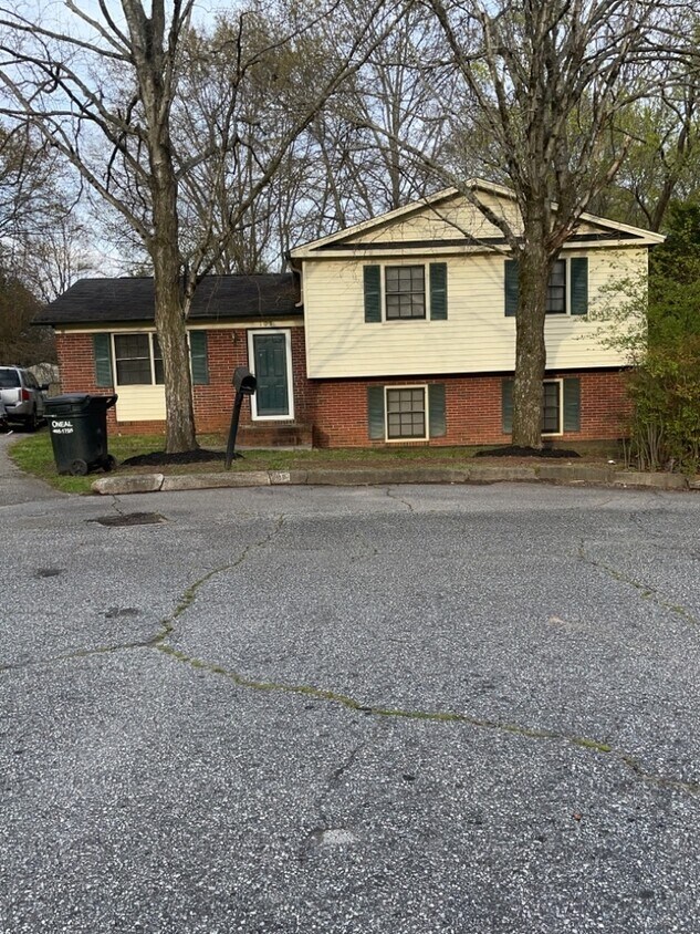 Foto principal - 107 Squire Pl