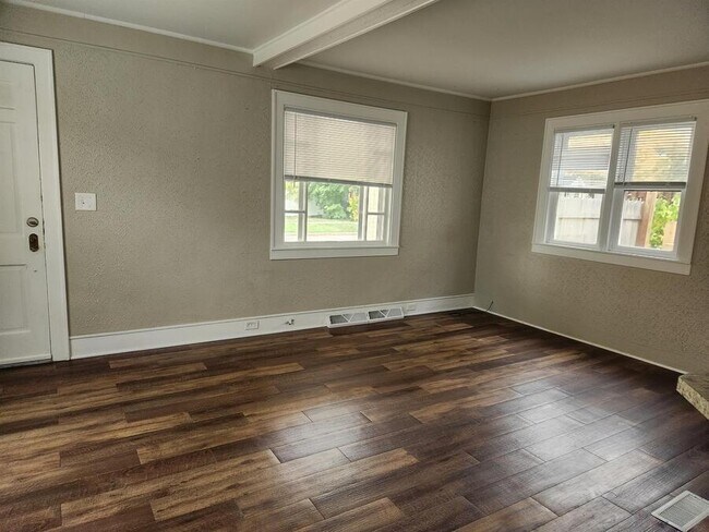 Foto del edificio - 200 Gold Ave NW
