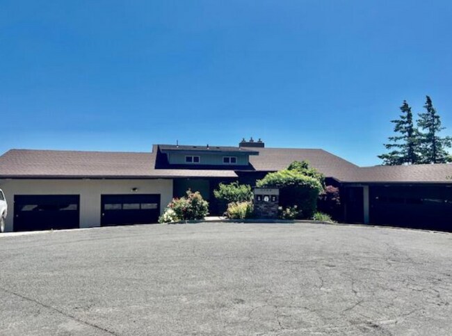 Foto del edificio - 2384 Linda Vista Dr