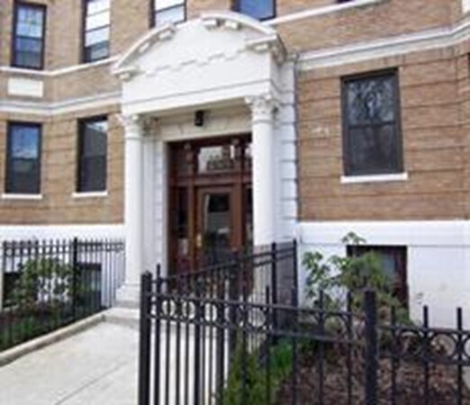 Building Photo - 60 Queensberry St