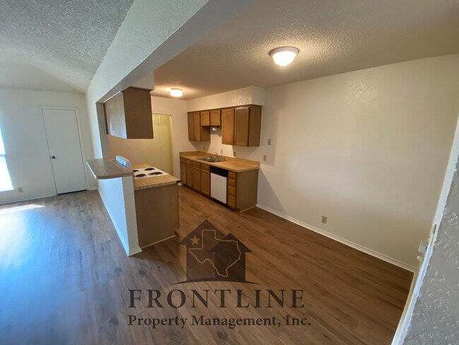 Building Photo - 2824 Ridgecrest Dr