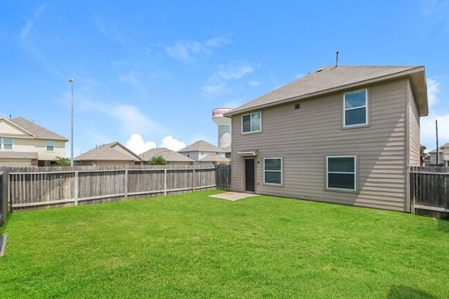 Building Photo - 19035 Moynihan Dr