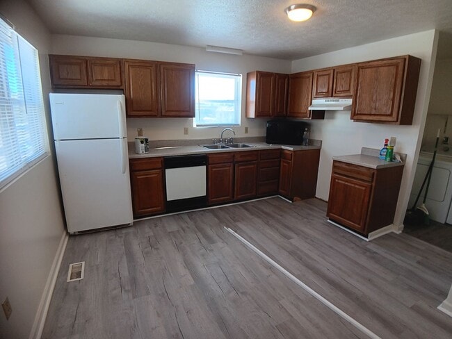 Building Photo - Christiansburg, 4 BR / 3.5 BA, Available Now