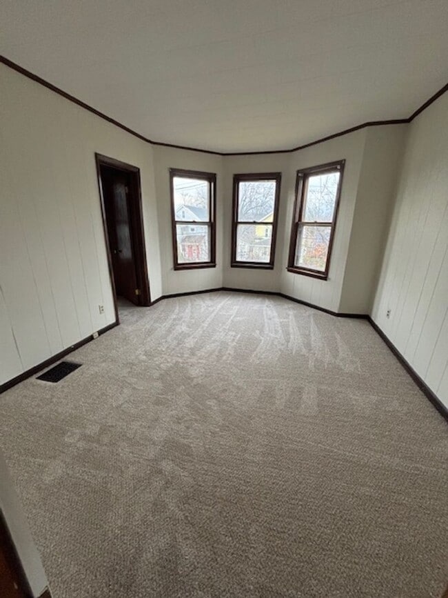 Building Photo - 316 Highland Ave