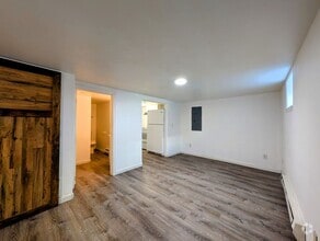 Building Photo - 533 Methow St