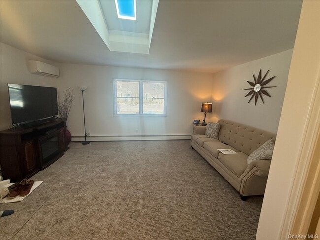 Foto del edificio - 83 Beecher Rd