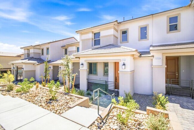 Building Photo - Stunning 3-Bedroom Home in Desirable Summerlin West