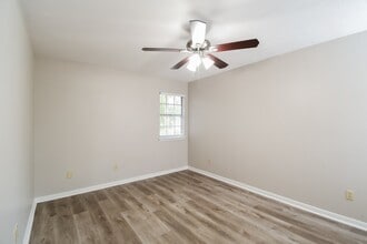 Building Photo - 4765 Oakmont Ct