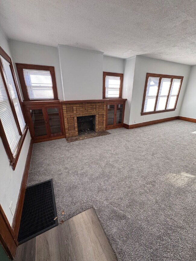 Foto del edificio - 341 N Grove Dr