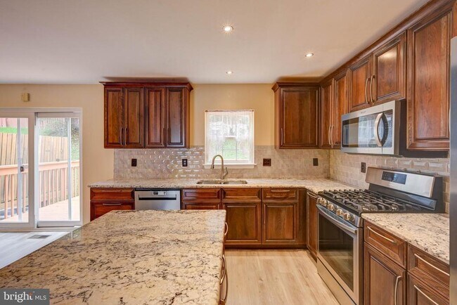 Foto del edificio - 4611 Kings Mill Way