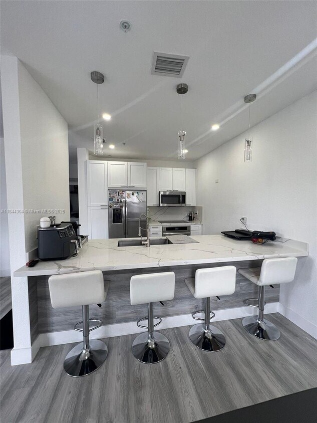 Foto principal - 10630 NW 88th St