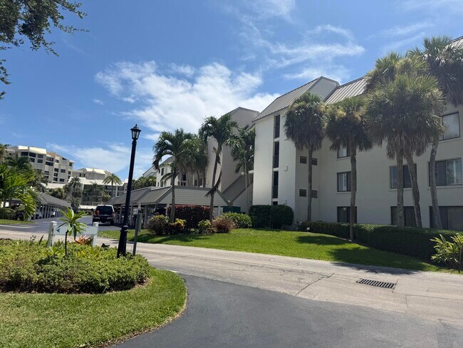 Foto del edificio - 2400 S Ocean Dr