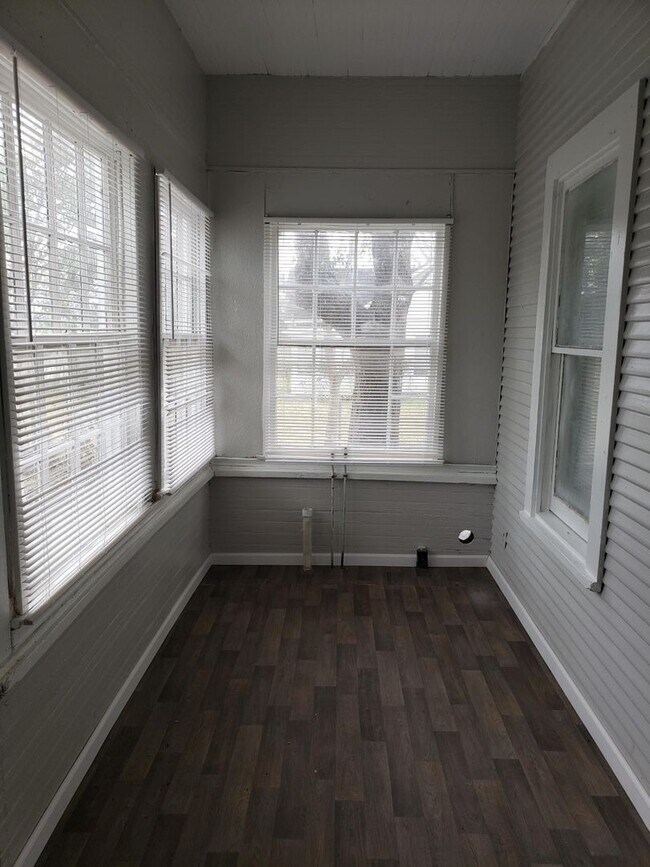 Building Photo - Completely Renovated House with Huge backy...