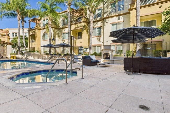 Building Photo - Sofi at Topanga Canyon