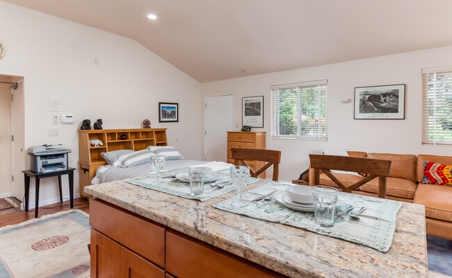 Foto del edificio - 12420 Skyline Blvd