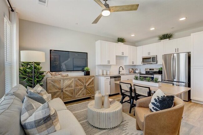 Building Photo - 3901 Constantine Dr