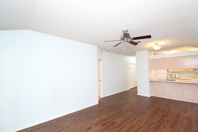 Foto del edificio - Charming 2BD/2BA Cottage in the Cottages a...