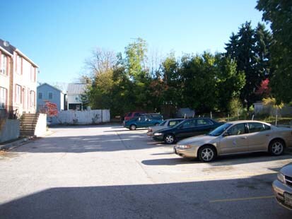 Foto de estacionamiento - 301-305 E Main St