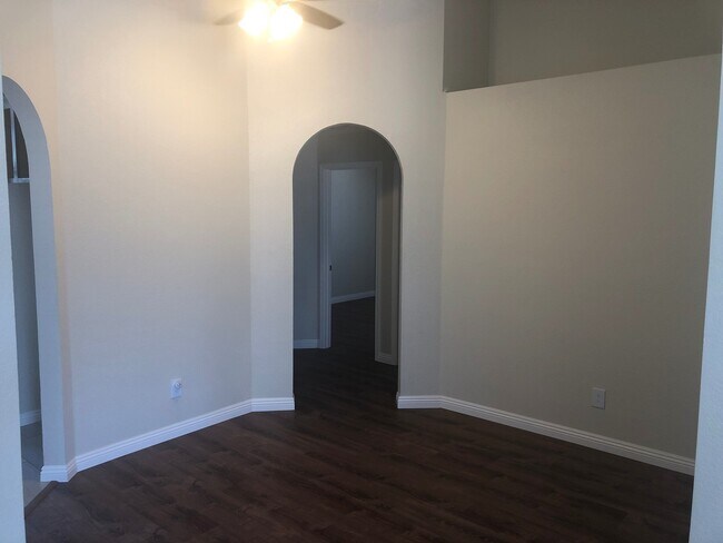 Foto del edificio - 1032 Wood Hollow Cir