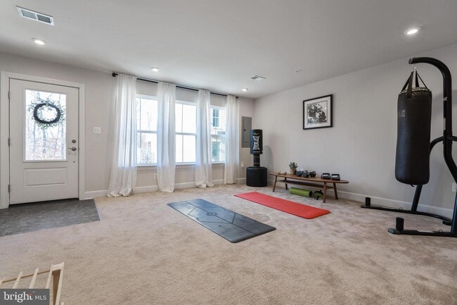 Building Photo - 116 Albany Pl