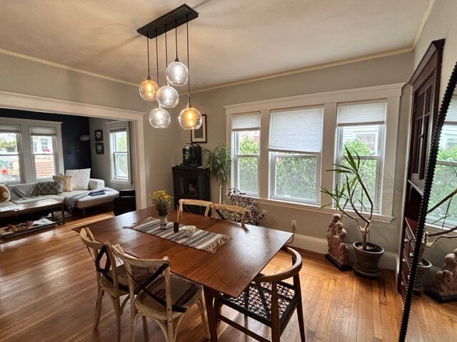 Sala de estar/comedor - 24 Teele Ave
