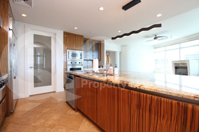 Building Photo - 140 E Rio Salado Pkwy