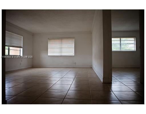 Foto del edificio - 1300 Moffett St