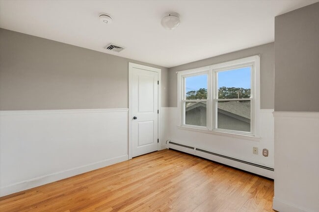 Building Photo - 1550 Fall River Ave
