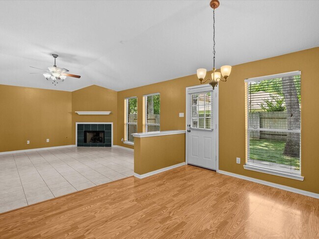 Foto del edificio - 3014 Lonesome Ridge Ct