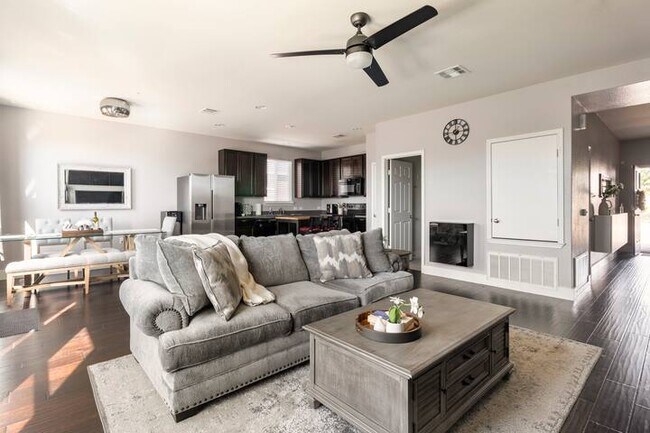 Sala de estar (2) - 5524 Nelson Oaks Dr