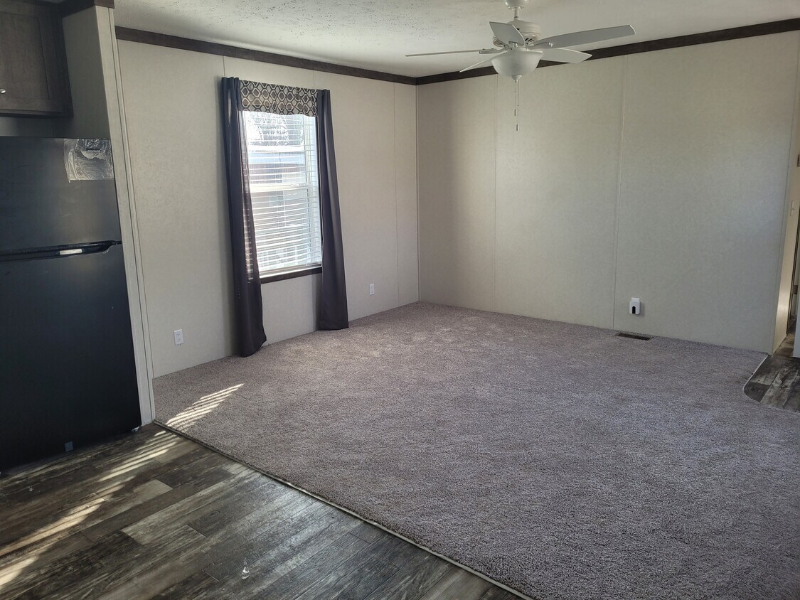 2 Riverbank Dr, Pontiac, MI 48341 House Rental in Pontiac, MI