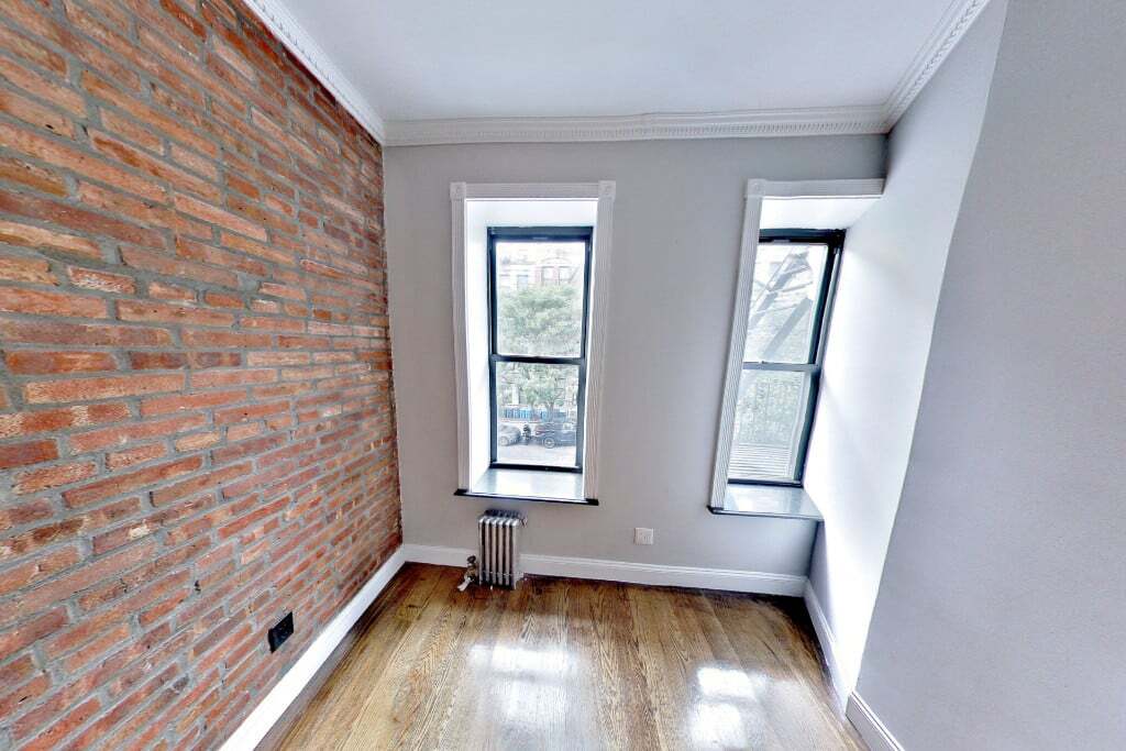 Foto del edificio - 9 W 103rd St