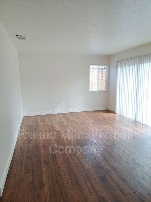 Building Photo - 4280 N Millbrook Ave