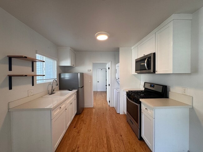 Building Photo - 3232 Verdugo Rd