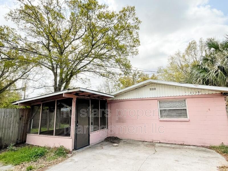 3138 Oaklawn Ave, Largo, FL 33771 Condo for Rent in Largo, FL