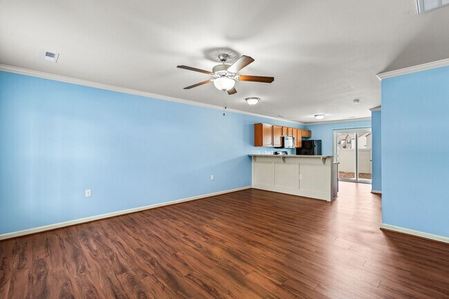 Foto del edificio - 404 Sullivan Loop Rd