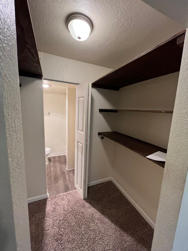 Building Photo - 1602 Naval Ave