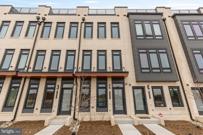 Foto del edificio - 2607 1st St NW