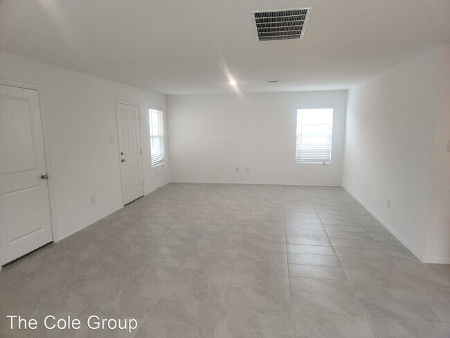 Foto del edificio - 3 br, 2 bath House - 2640 Kingsman Dr
