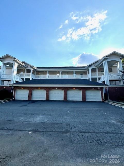 Foto del edificio - 8755 Coralbell Ln