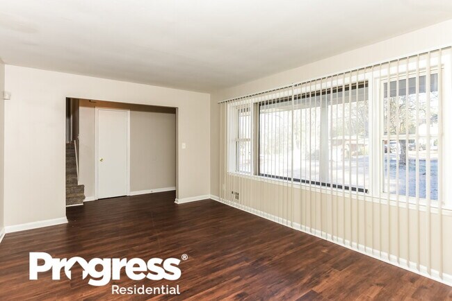 Building Photo - 3211 Edgemont Way