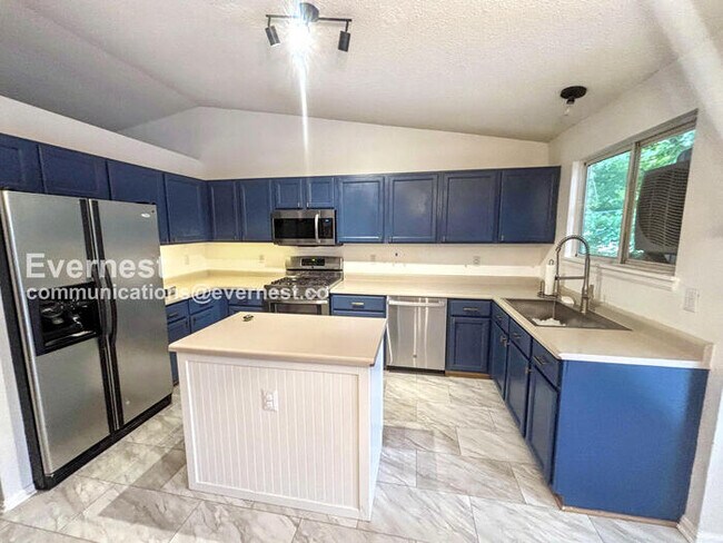 Foto del edificio - 4393 E Andover Ave