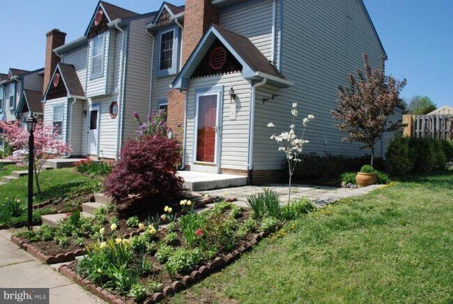 Building Photo - 2211 Hamway Dr