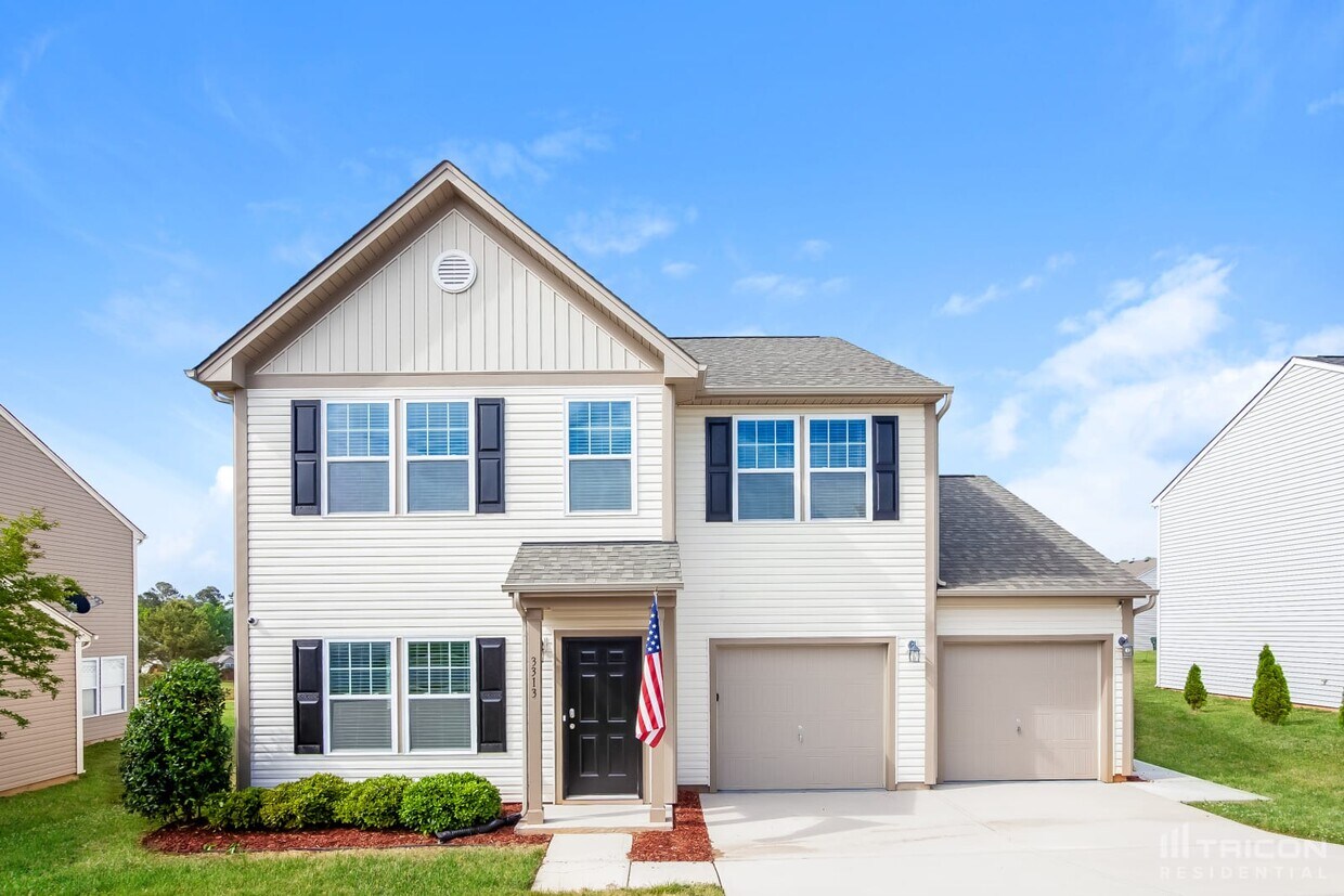 Foto principal - 3313 Pikes Peak Dr