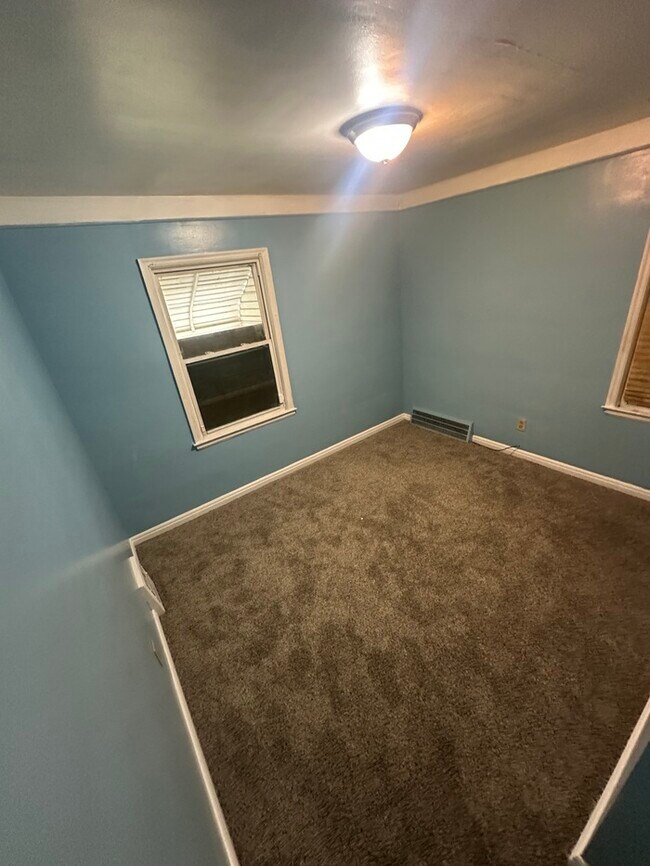 Foto del edificio - 15675 Lappin St