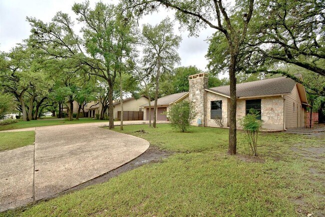 Building Photo - 8504 Mesa Dr