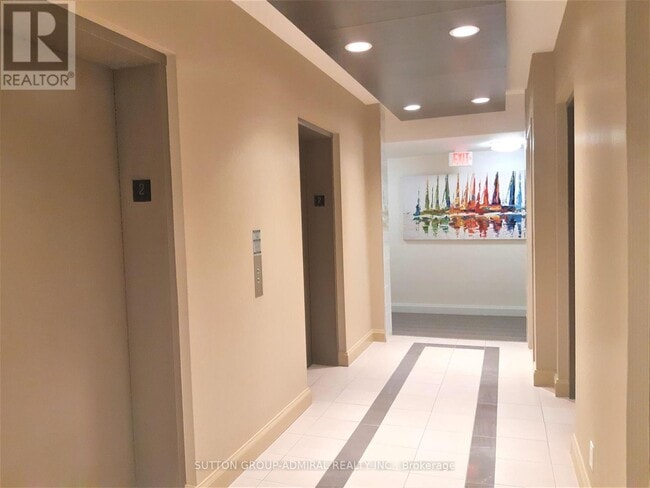 Building Photo - 825 Church St