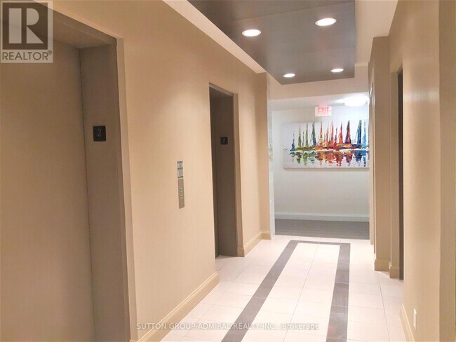 Photo du bâtiment - 825 Church St