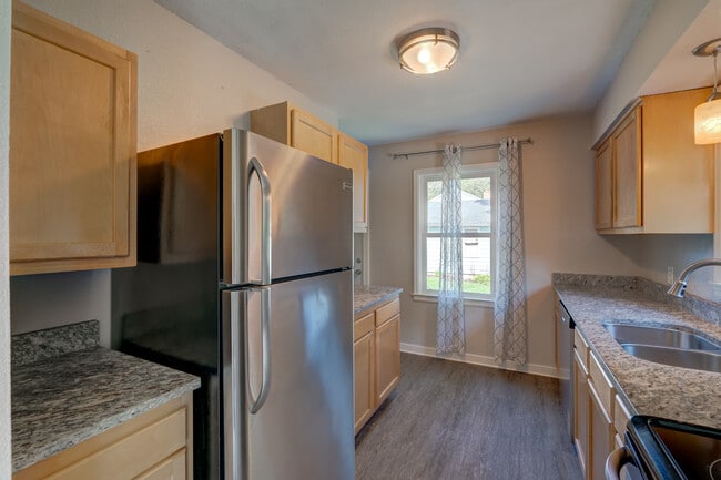 Foto del edificio - 5212 Midmoor Rd